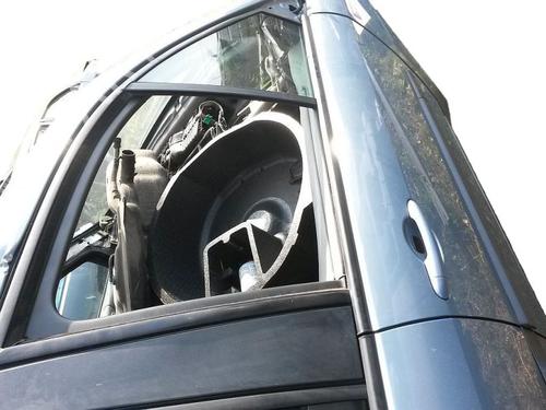 Dør højre fortil RENAULT SCÉNIC II (JM0/1_) 1.4 (JM0B, JM0H, JM1A) (98 hp) 15701206