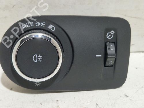 Used Headlight switch OPEL CROSSLAND X / CROSSLAND (P17, P2QO) 1.5 Turbo D (75) (120 hp) 30628882