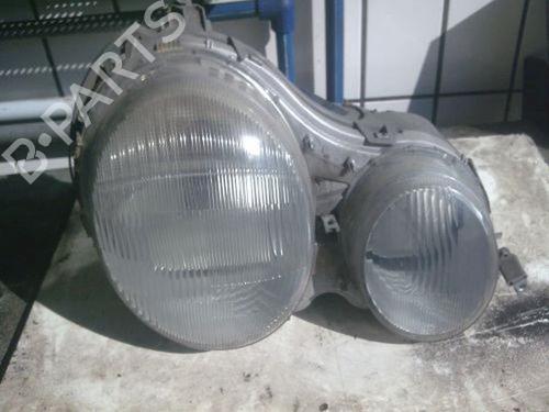 Faro derecho MERCEDES-BENZ E-CLASS (W210) E 200 (210.035) (136 hp) 15696427