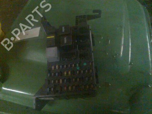 Used Fuse box FORD MONDEO III (B5Y) 2.0 16V TDDi / TDCi (115 hp) 15694510