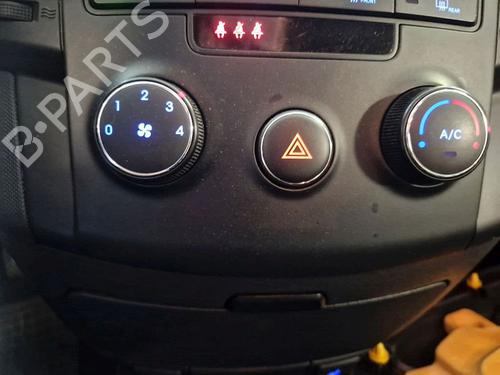 climate-control-hyundai-i30-fd-2007-2008-2009-2010-2011-2012-37241460 main image