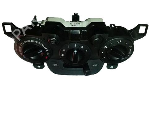AC-Styringsenhed/Manøvreenhed MAZDA 2 (DE_, DH_) 1.3 (DE3FS) (75 hp) 15702059
