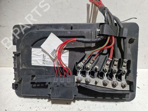 Used Fuse box VW POLO IV (9N_, 9A_) 1.2 (54 hp) 30732936
