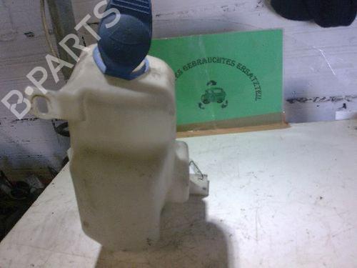 Used Windscreen washer tank VW GOLF IV (1J1) 1.4 16V (75 hp) 15695958