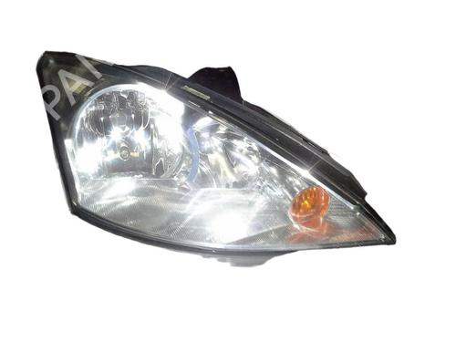 Used Right headlight FORD FOCUS I (DAW, DBW) 1.8 Turbo DI / TDDi (90 hp) 15697862