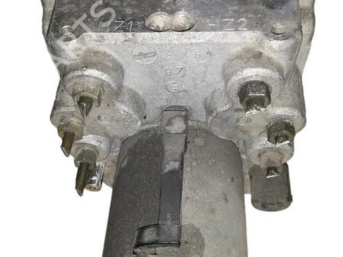 ABS Bremseaggregat VW TRANSPORTER T4 Bus (70B, 70C, 7DB, 7DK, 70J, 70K, 7DC, 7DJ) 2.5 TDI (102 hp) 15700224