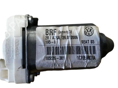Rudehejsemotor forskærm venstre SEAT LEON (1M1) 1.9 TDI (100 hp) 15705798