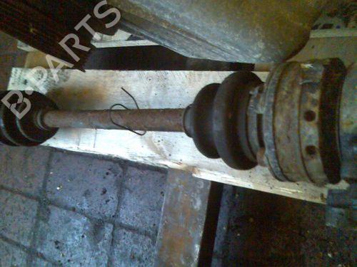 Drivaksel bagtil venstre MERCEDES-BENZ C-CLASS (W202) C 180 (202.018) (122 hp) 26732645