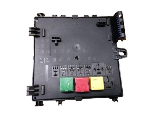 Used Fuse box OPEL VECTRA C (Z02) 1.8 (F69) (110 hp) 15708904