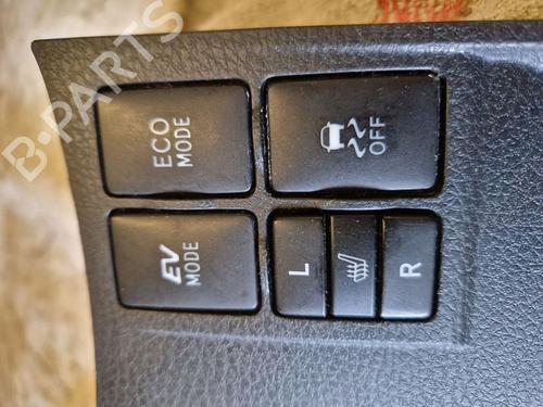 Used Switch Switch TOYOTA YARIS (_P13_) 1.5 Hybrid (NHP130_) (101 hp) 36001932 36001932