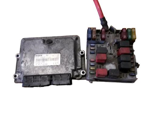 Calculateur moteur (ecu) FIAT STILO (192_) 1.9 JTD (192_XE1A) (115 hp) 26732827
