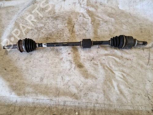 Used Right front driveshaft Right front driveshaft TOYOTA YARIS (_P13_) 1.5 Hybrid (NHP130_) (101 hp) 36093177 36093177