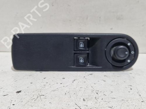 switch-renault-clio-iv-estate-van-kh_-2013-2014-2015-2016-2017-2018-2019-2020-2021-32283176 main image