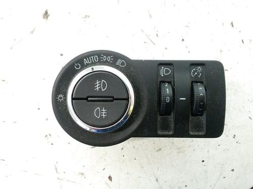 Used Headlight switch OPEL INSIGNIA A Sports Tourer (G09) 2.0 CDTI (35) (131 hp) 29317037