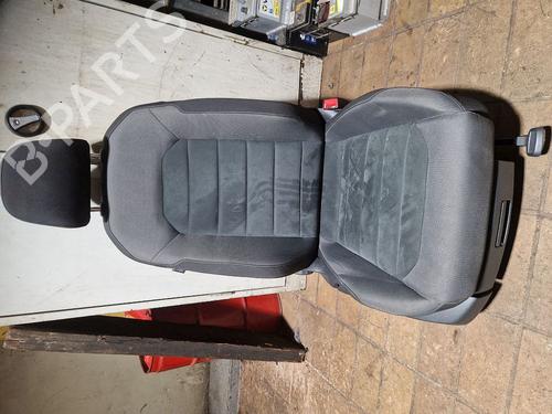 Siège avant droit VW GOLF VII (5G1, BQ1, BE1, BE2) 1.0 TSI (86 hp) 30628859