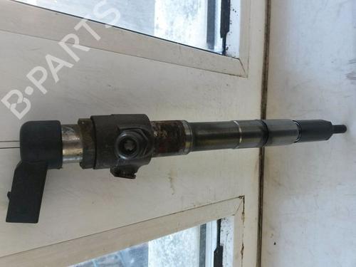 Used Injector VW TOURAN (1T3) 1.6 TDI (105 hp) 30194324