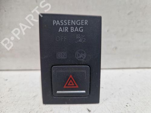 Used Warning switch Warning switch VW GOLF VII (5G1, BQ1, BE1, BE2) 1.6 TDI (110 hp) 33545771 33545771
