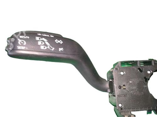 Used Steering column stalk SEAT IBIZA IV (6J5, 6P1) 1.2 (70 hp) 15697957