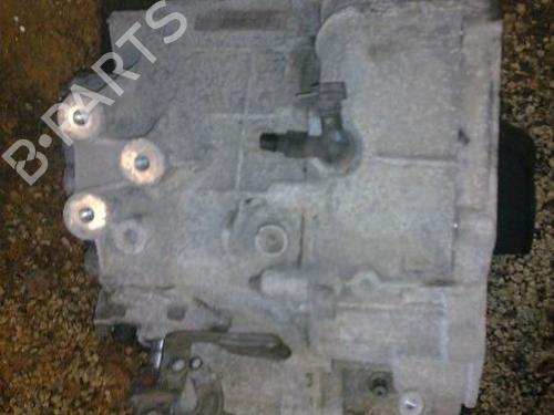 Używane Skrzynia biegów OPEL VECTRA C (Z02) 2.0 DTI 16V (F69) (101 hp) 15696227