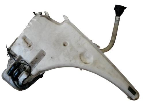 Used Windscreen washer tank BMW 1 (E87) 116 d (116 hp) 15709525