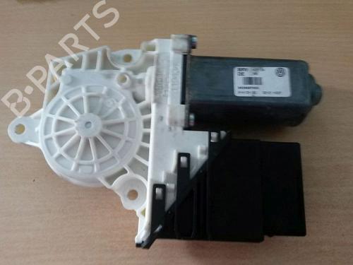 Rudehejsemotor bagstkærm venstre VW GOLF VI (5K1) 1.4 TSI | BP15695044E23 