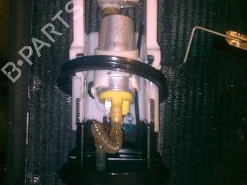 Used Fuel pump BMW 3 (E46) 320 d (136 hp) 15695527