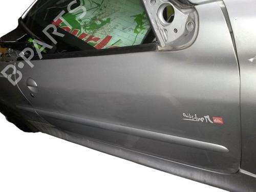 Porta frente direita PEUGEOT 206 CC (2D) 1.6 16V (2DNFUF, 2DNFUR) (109 hp) 15700798