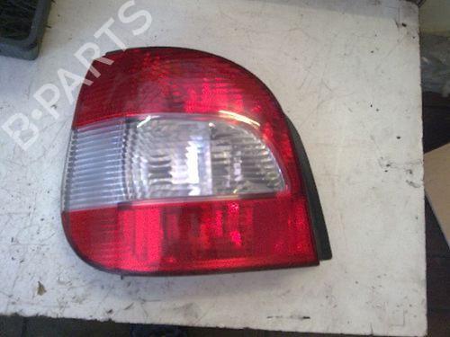 Feu arrière gauche RENAULT SCÉNIC I MPV (JA0/1_, FA0_) 2.0 16V (JA1B, JA1D, JA0C) (139 hp) 15695995
