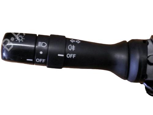 Used Steering column stalk TOYOTA YARIS (_P9_) 1.3 VVT-i (NCP90_, NCP90R) (86 hp) 30640312