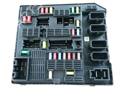 Used Fuse box RENAULT SCÉNIC III (JZ0/1_) 1.5 dCi (110 hp) 15698817