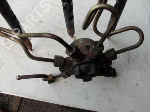 Used Injection rail NISSAN ALMERA II (N16) 1.5 dCi (82 hp) 15696121
