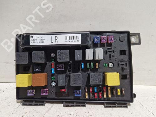 Boîte à Fusibles Boîte à Fusibles OPEL ASTRA H Estate (A04) 1.4 (L35) (90 hp) 35901939 35901939