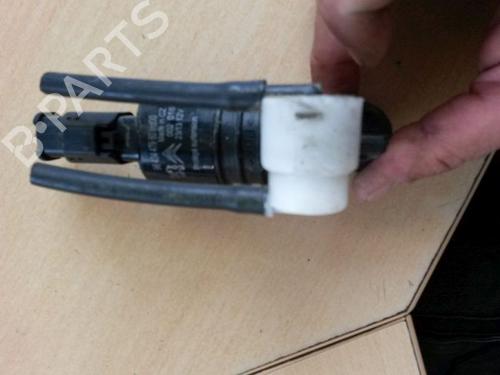 Used Washer pump PEUGEOT 3008 I MPV (0U_) 1.6 HDi (114 hp) 15703121
