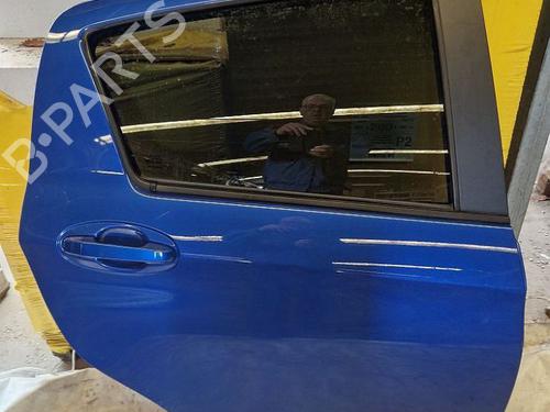 Dør højre bagtil Dør højre bagtil TOYOTA YARIS (_P13_) 1.5 Hybrid (NHP130_) (101 hp) 36106977 36106977