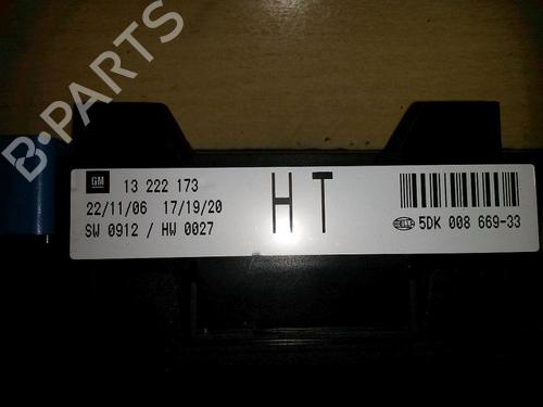 Fuse box OPEL ASTRA H Estate (A04) 1.9 CDTI (L35) | BP15702009E1 