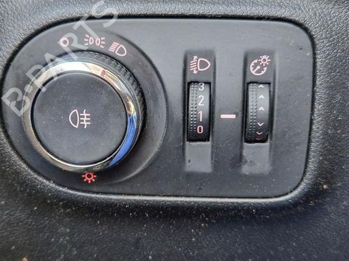 headlight-switch-opel-corsa-e-x15-2014-33011819 main image