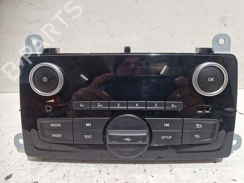 Used Radio RENAULT CLIO IV (BH_) 1.2 16V (73 hp) 31802094