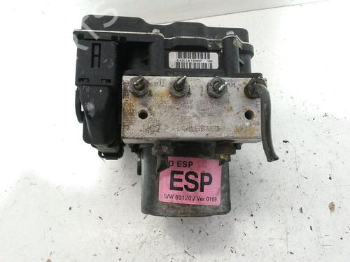Used ABS pump HYUNDAI i30 (FD) 1.6 CRDi (116 hp) 24876107