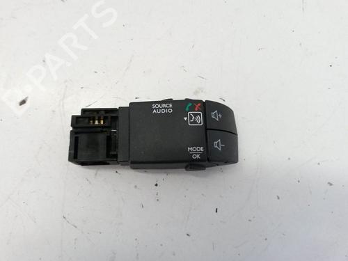 Used Switch DACIA SANDERO II TCe 90 (B8M1, B8MA, B8AC) (90 hp) 17593704