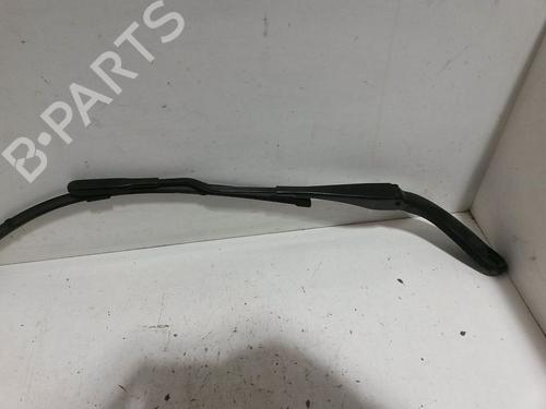 Used Front windshield wiper arm BMW 1 (F20) 116 d (116 hp) 25990691