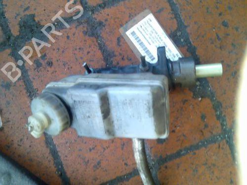 Hovedbremsecylinder VW TRANSPORTER T4 Bus (70B, 70C, 7DB, 7DK, 70J, 70K, 7DC, 7DJ) 2.4 D (78 hp) 15694522