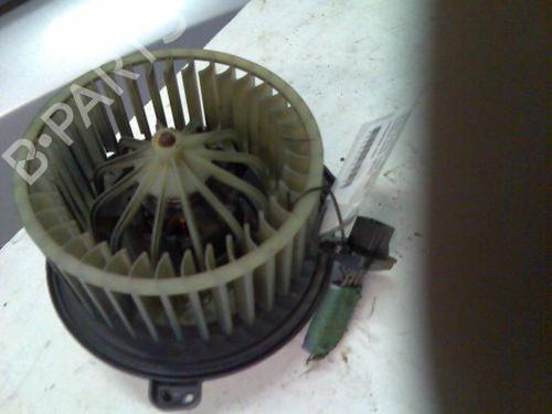 Used Heater blower motor LANCIA Y (840_) 1.2 (840AA, 840AF1A) (60 hp) 15709635