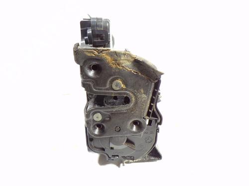 front-right-lock-renault-megane-iv-hatchback-b9amn_-805023720r-805020256r-16943019-2015-8416236 main image