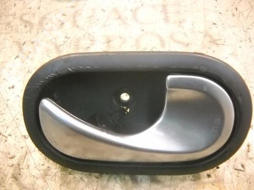 Used Front right interior door handle Front right interior door handle 3788327 3788327