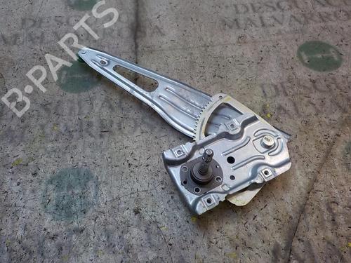 Elevador vidro trás esquerdo Elevador vidro trás esquerdo TOYOTA YARIS (_P9_) 1.4 D-4D (NLP90_, NLP90R) (90 hp) 3849760 3849760