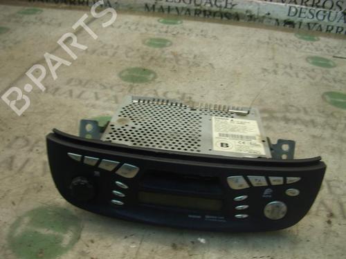 Used Radio NISSAN ALMERA TINO (V10) 2.2 dCi (115 hp) 3760159