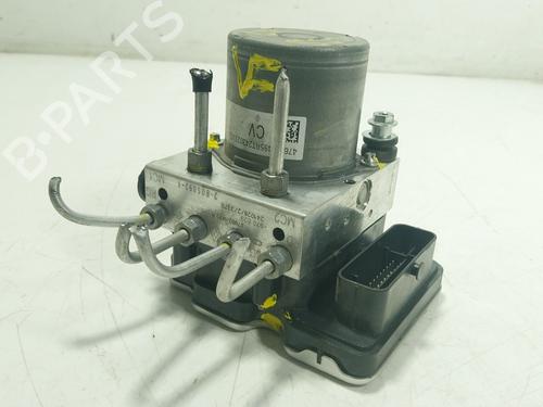 Used ABS pump RENAULT CLIO V (B7_) 1.5 Blue dCi 100 (B7AD) (101 hp) 31837237