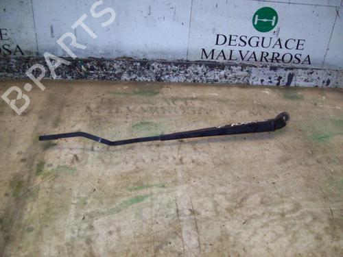 Used Front windshield wiper arm CITROËN XSARA Coupe (N0) 1.9 TD (90 hp) 3768091