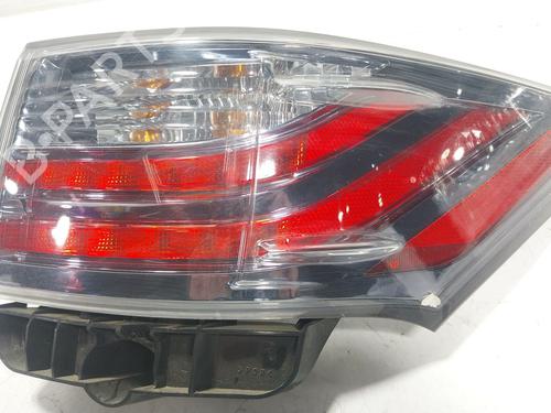 right-taillight-lexus-ct-zwa10_-2010-32435080 main image