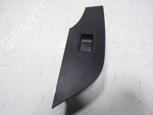 Used Right rear window switch Right rear window switch TOYOTA RAV 4 V (_A5_, _H5_) 2.5 Hybrid (AXAH52) (218 hp) 11252157 11252157